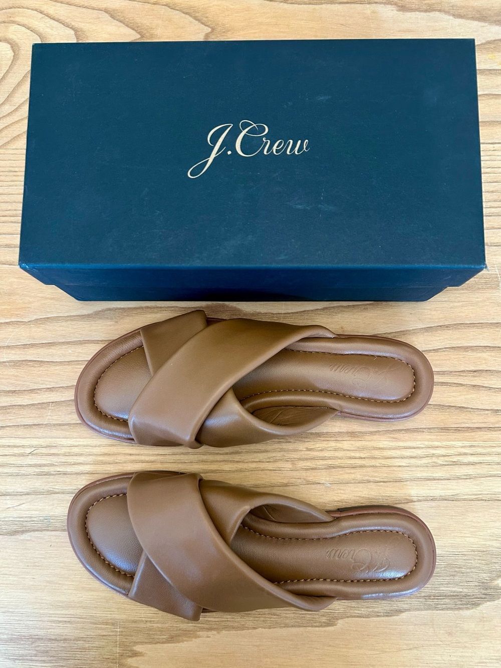J. Crew Menorca padded cross-strap sandals in leather. Size 8.
